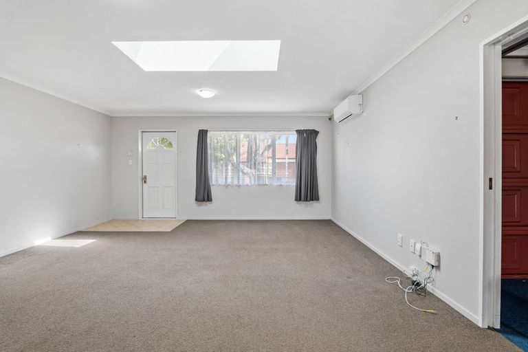 Photo of property in 1 Dunbarton Drive, Ranui, Auckland, 0612