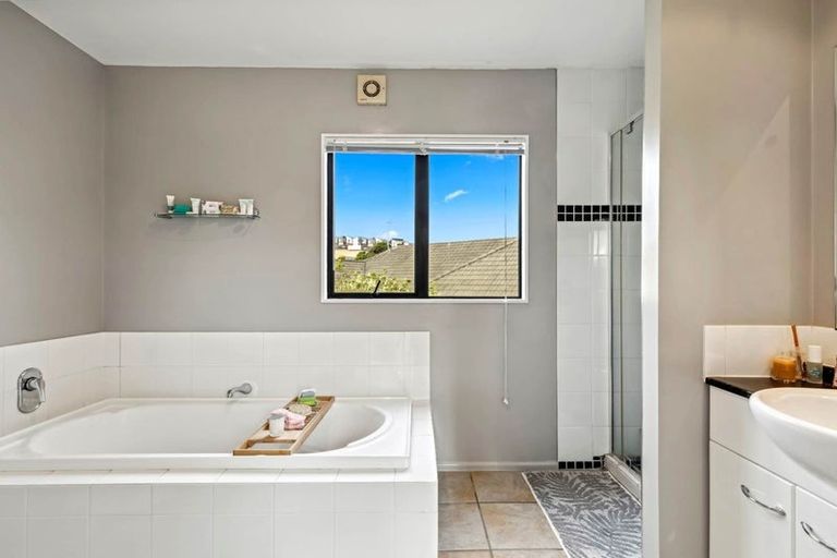 Photo of property in 6 Widdison Place, Albany, Auckland, 0632