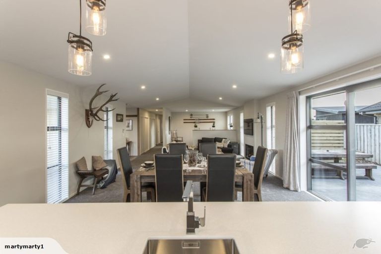 Photo of property in 2 Claremont Crescent, Amberley, 7410
