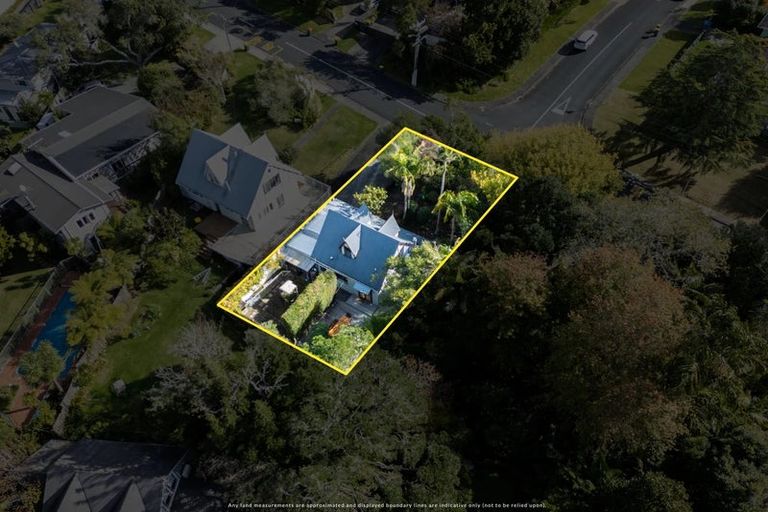 Photo of property in 14b South Lynn Road, Titirangi, Auckland, 0604