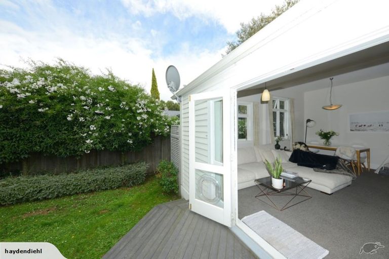 Photo of property in 124 Edward Avenue, Edgeware, Christchurch, 8013