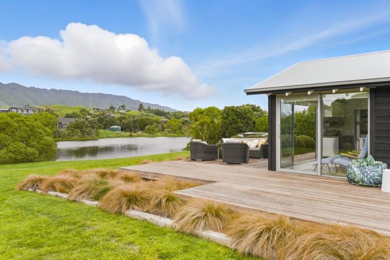 Photo of property in 34 Pairuku Lane, Peka Peka, Waikanae, 5391