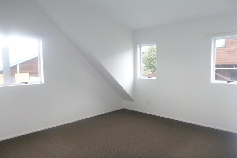Photo of property in 30 Forest Hill Road, Henderson, Auckland, 0612