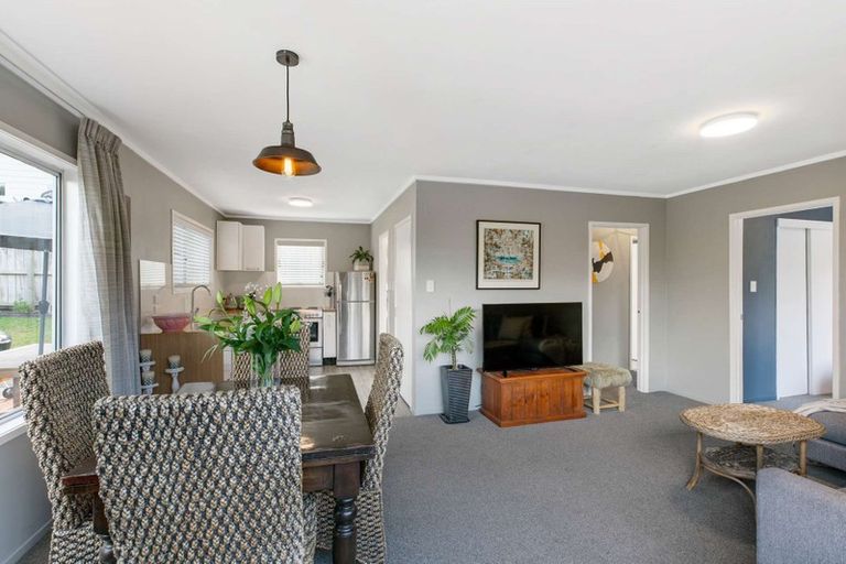 Photo of property in 1/7 Neptune Avenue, Beach Haven, Auckland, 0626