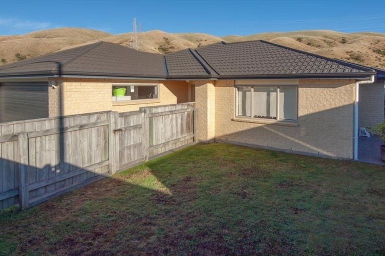 Photo of property in 89 Amesbury Drive, Churton Park, Wellington, 6037