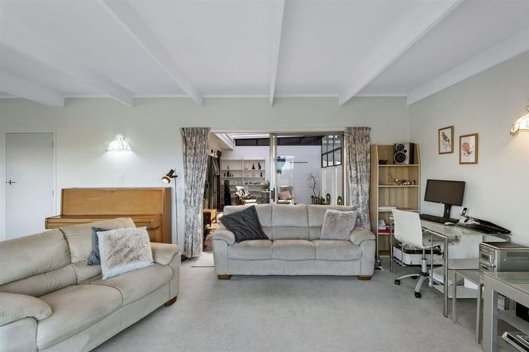 Photo of property in 2/178 Stapleford Crescent, Browns Bay, Auckland, 0630