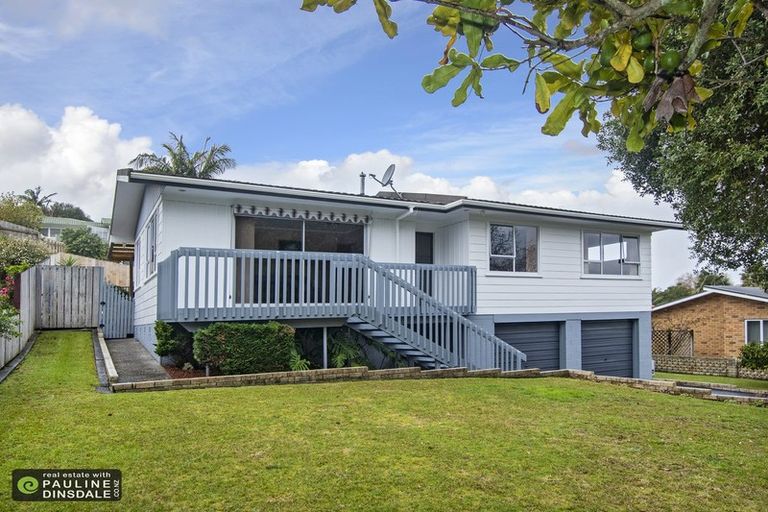 Photo of property in 17 Tait Street, Te Kamo, Whangarei, 0112