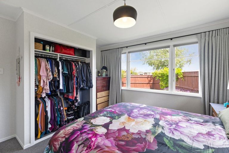 Photo of property in 19 Battersea Place, Roslyn, Palmerston North, 4414