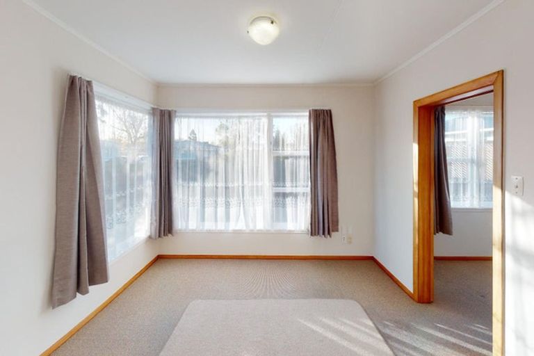 Photo of property in 32 Holdsworth Avenue, Milson, Palmerston North, 4414