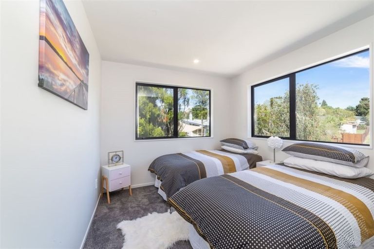 Photo of property in 14a Rosalind Road, Glenfield, Auckland, 0629