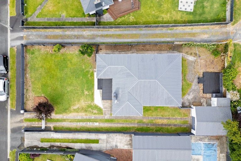 Photo of property in 16 Manapouri Place, Glenview, Hamilton, 3206