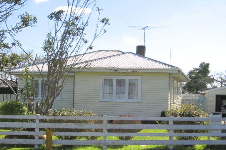 Photo of property in 12 Hill Crescent, Papakura, 2110