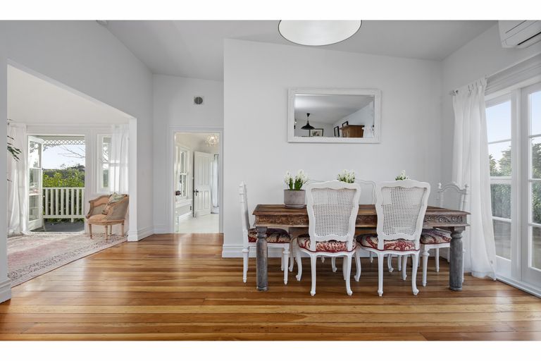 Photo of property in 43 Colombo Road, Waiuku, 2123