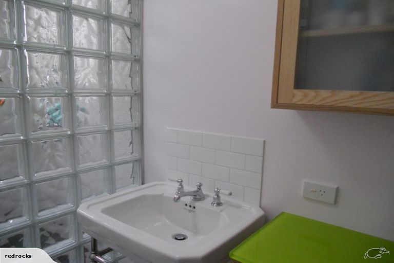 Photo of property in Blythswood Flats, 3f2 Aro Street, Aro Valley, Wellington, 6021