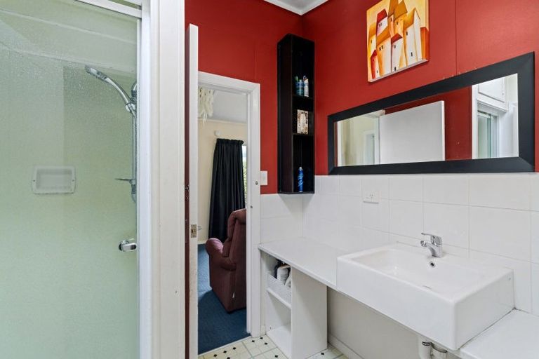 Photo of property in 33 Kiharoa Street, Otaki Beach, Otaki, 5512