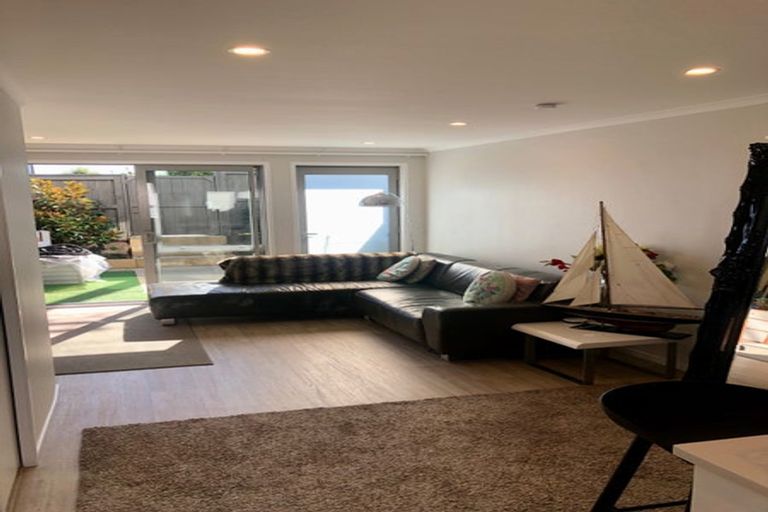 Photo of property in 74a Stanley Road, Glenfield, Auckland, 0629