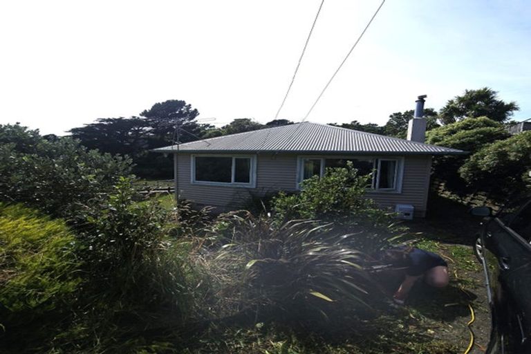 Photo of property in 43 Lyndfield Lane, Newlands, Wellington, 6037