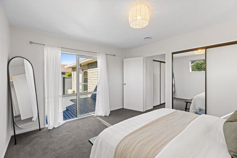 Photo of property in 1/102a Queenspark Drive, Parklands, Christchurch, 8083