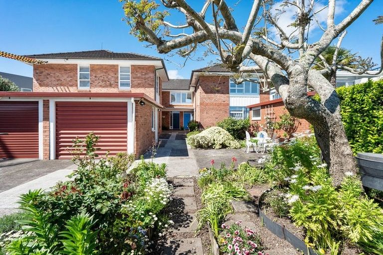 Photo of property in 3/64 Seacliffe Avenue, Belmont, Auckland, 0622