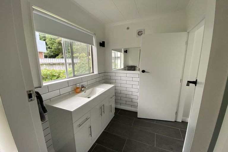 Photo of property in 33b Ngarara Road, Waikanae, 5036