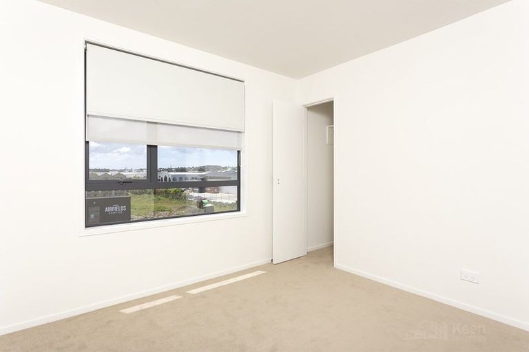 Photo of property in 8 Dorothy Thorpe Way, New Lynn, 0600