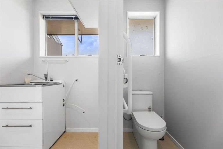 Photo of property in 15 Chipping Lane, Redwood, Christchurch, 8051