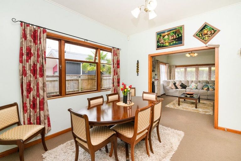 Photo of property in 125 Heretaunga Street, Palmerston North, 4414