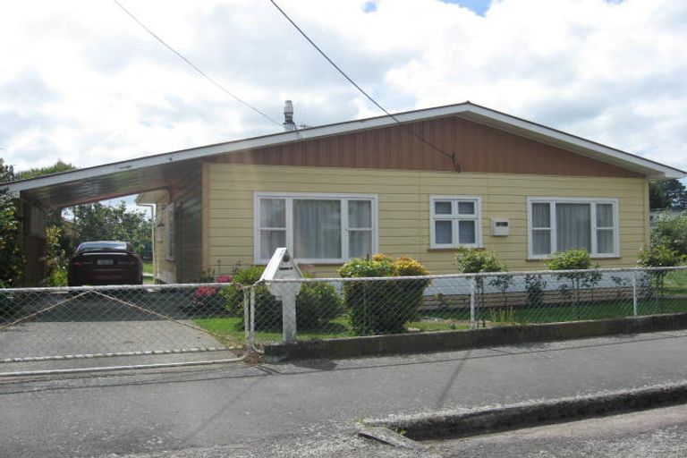 Photo of property in 32 Tyndall Street, Pahiatua, 4910