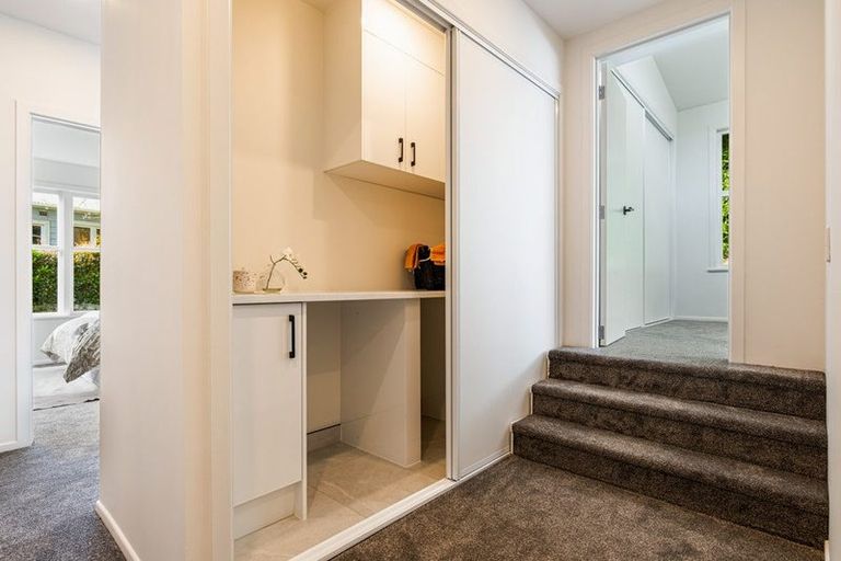 Photo of property in 2/1c Bank Street, Hillcrest, Auckland, 0627