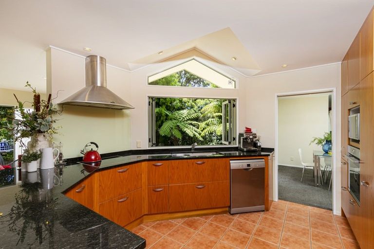 Photo of property in 20 Highwood Grove, Torbay, Auckland, 0630