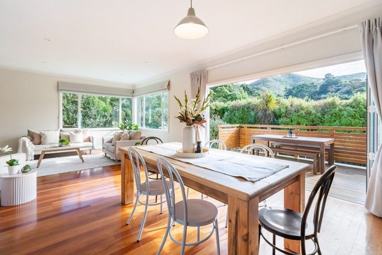 Photo of property in 8 Saint Albans Avenue, Karori, Wellington, 6012