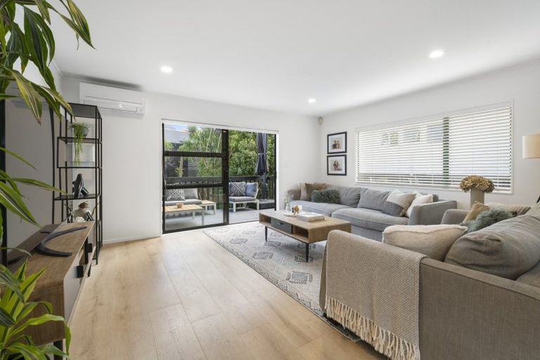 Photo of property in 7/1 Valley Road, Northcote, Auckland, 0626