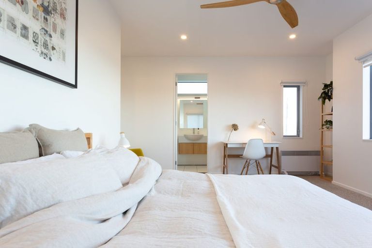 Photo of property in 394 The Esplanade, Island Bay, Wellington, 6023