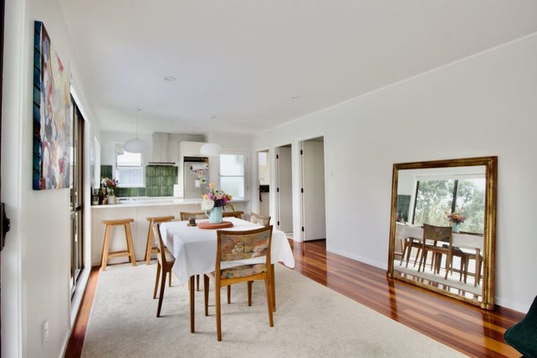 Photo of property in 130 Canongate Street, Birkdale, Auckland, 0626