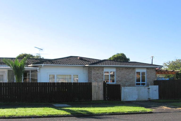 Photo of property in 32 Clendon Avenue, Papatoetoe, Auckland, 2025