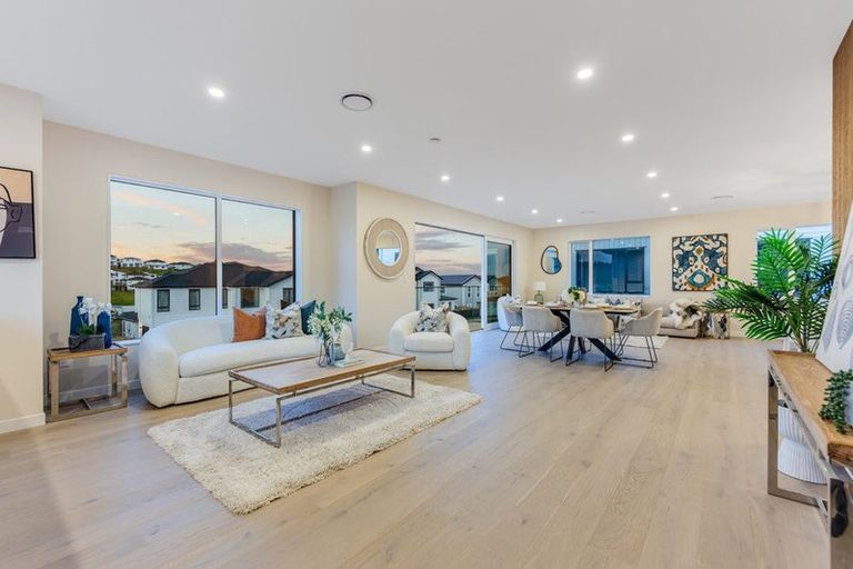 Photo of property in 29 Kaupeka Road, Orewa, 0931