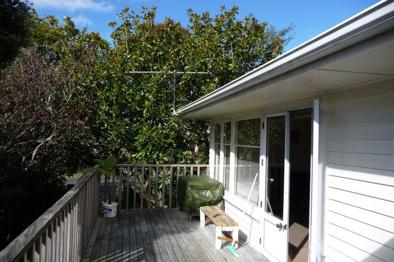 Photo of property in 32 Kervil Avenue, Te Atatu Peninsula, Auckland, 0610