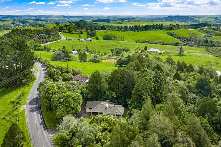 Photo of property in 224 Whitehills Road, Waitoki, Silverdale, 0994