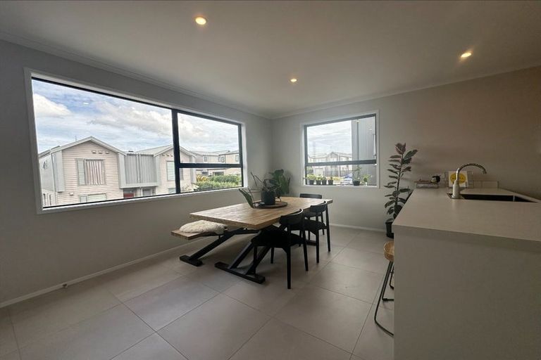 Photo of property in 5/2 Rangitamiro Place, Hobsonville, Auckland, 0616