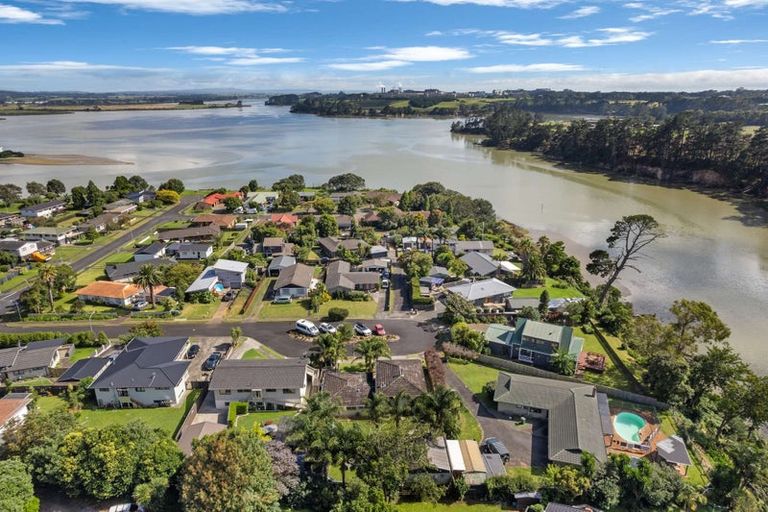 Photo of property in 6 Koromiko Place, Waiuku, 2123