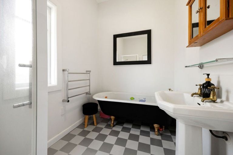 Photo of property in 102 Naylor Street, Hamilton East, Hamilton, 3216