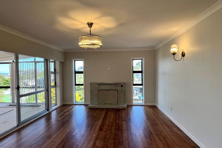 Photo of property in 2/3 Hall Road, Glenfield, Auckland, 0629