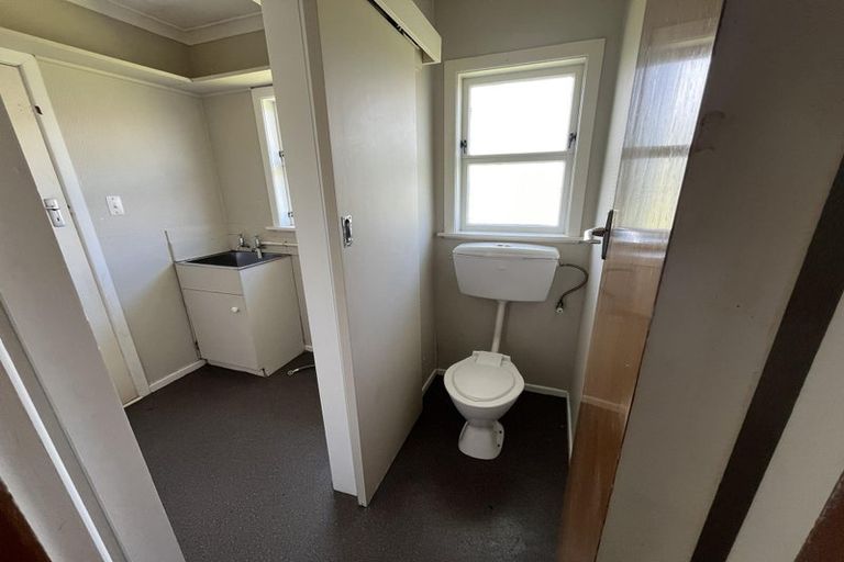 Photo of property in 6 Bartholomew Road, Levin, 5510