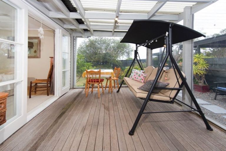 Photo of property in 1/215 Eskdale Road, Birkenhead, Auckland, 0626