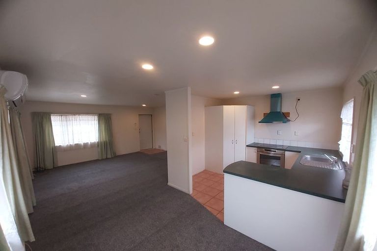 Photo of property in 28 Manston Road, Mangere, Auckland, 2022