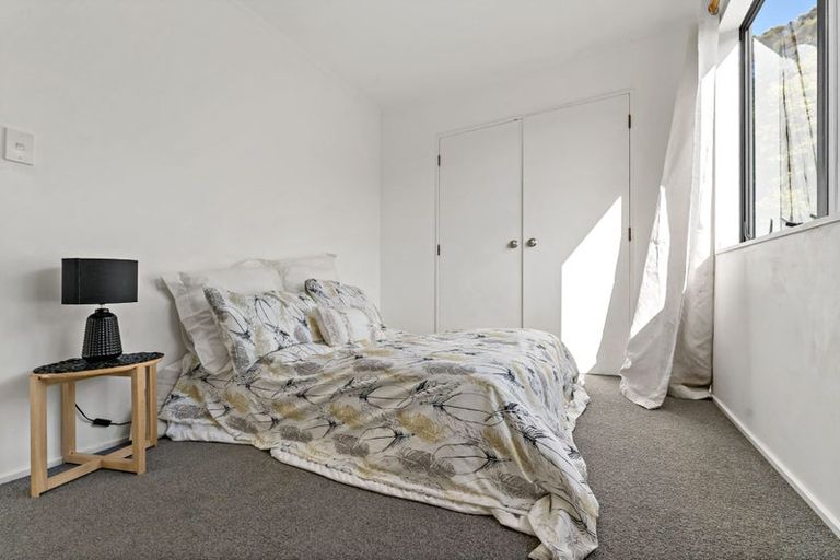 Photo of property in 1/147 Spinella Drive, Bayview, Auckland, 0629