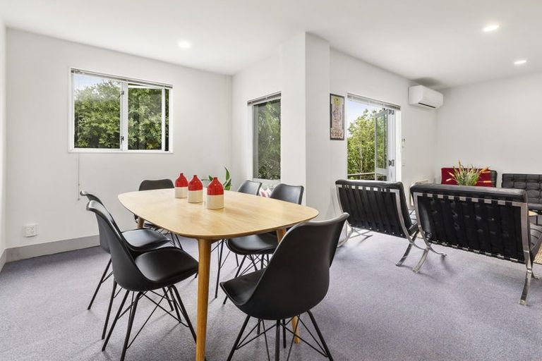 Photo of property in 112u2 Mairangi Road, Wilton, Wellington, 6012