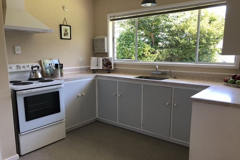 Photo of property in 16 Rata Street, Waikanae, 5036