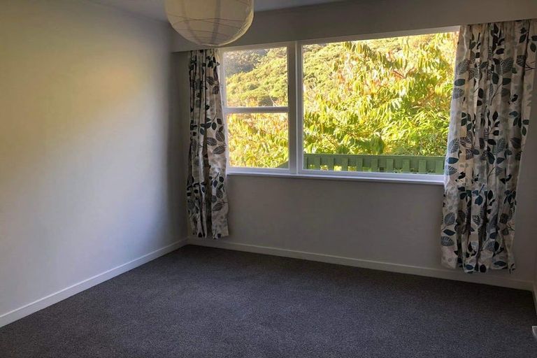 Photo of property in 55 Huntingdon Street, Northland, Wellington, 6012