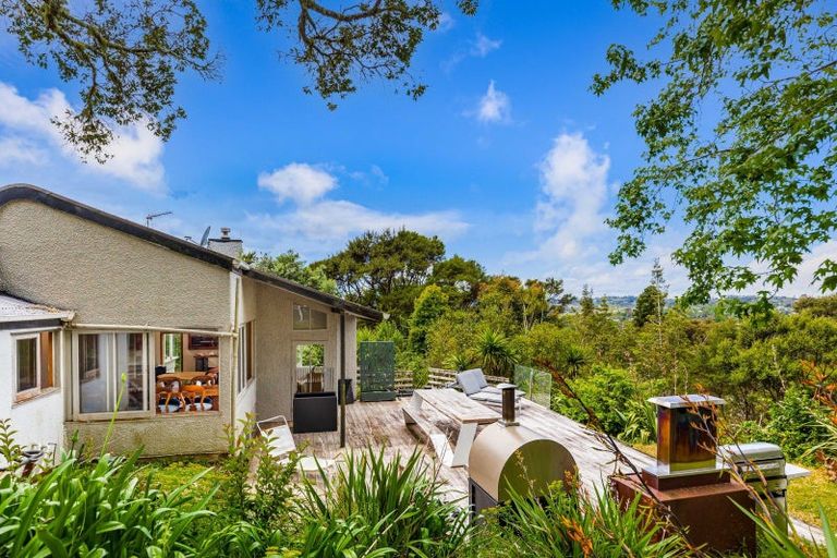 Photo of property in 48 Ngarahana Avenue, Paremoremo, Auckland, 0632